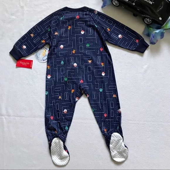 Family PJs NWT Christmas Onesie for Babies 12M - Picture 4 of 8